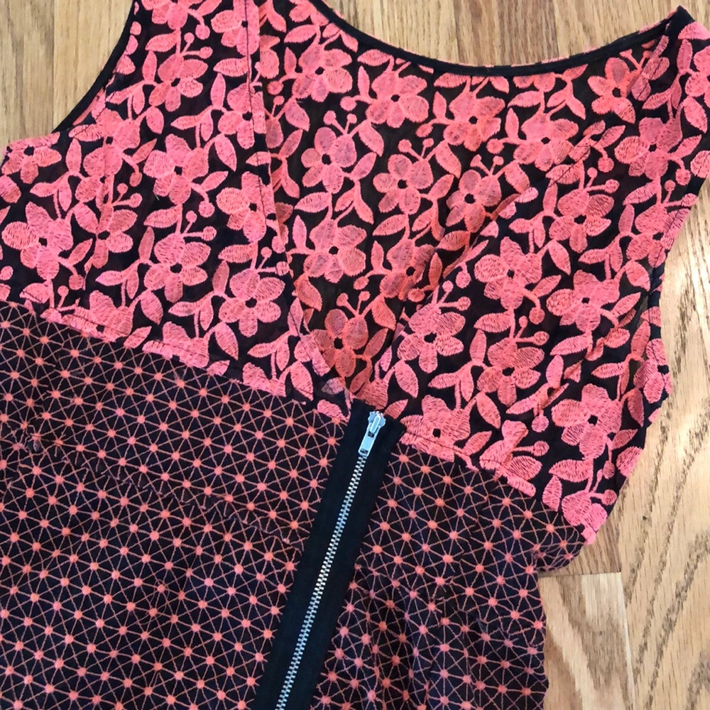 Beautiful Eva Franco size 2 embroidered dress - Picture 3 of 3